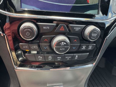 Used 2020 Jeep Grand Cherokee Limited AWD/4WD image 36
