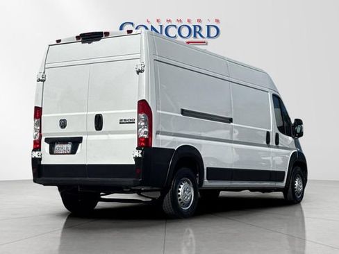 Used 2025 RAM ProMaster 2500 w/ Convenience Group FWD image 4