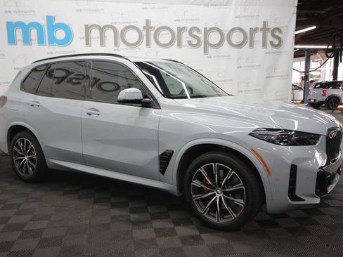 Used 2025 BMW X5 xDrive40i w/ M Sport Package AWD/4WD image 13
