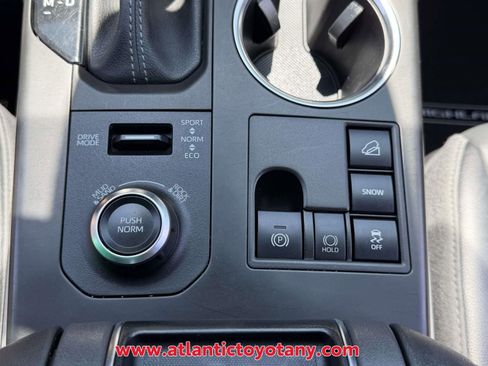 Used 2023 Toyota Highlander XSE AWD/4WD image 24