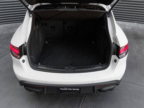 Certified 2025 Porsche Macan Turbo AWD/4WD image 28