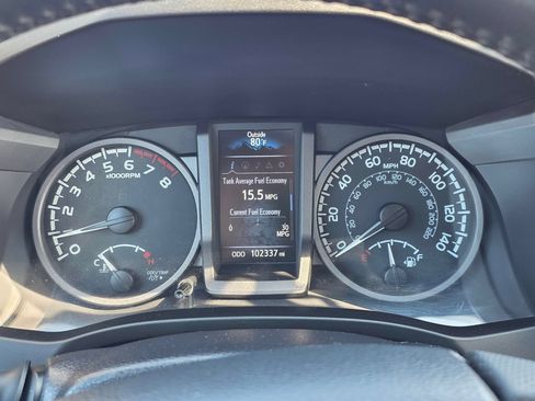 Used 2016 Toyota Tacoma TRD Sport AWD/4WD image 14