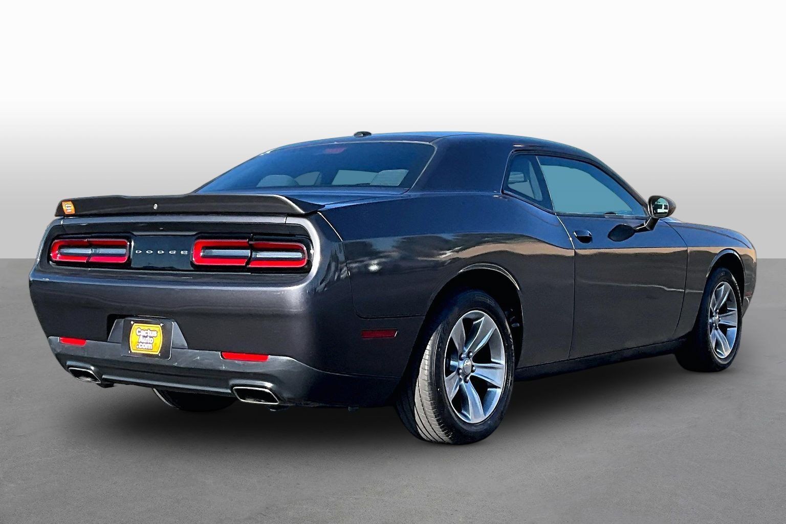 Used 2019 Dodge Challenger SXT RWD image 2