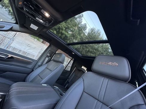 New 2026 Chevrolet Tahoe High Country image 18