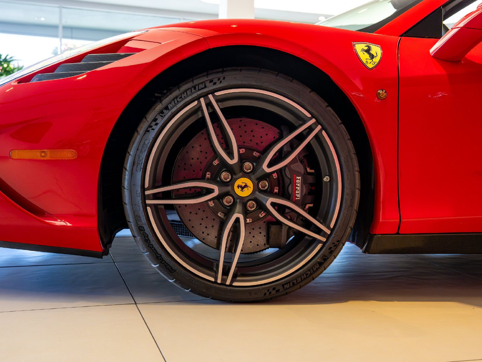Used 2015 Ferrari 458 Speciale A RWD image 4