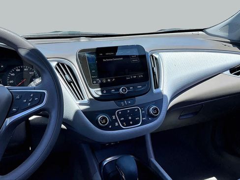 Used 2025 Chevrolet Malibu LT FWD image 7