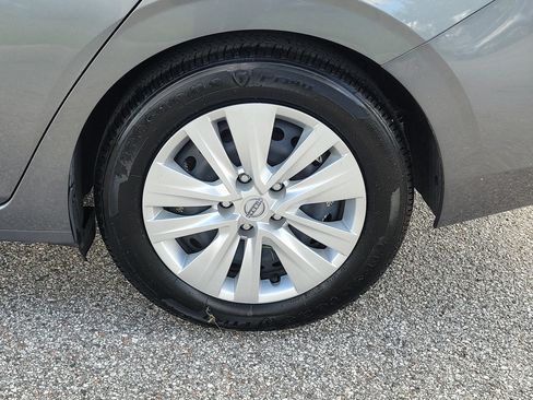 Certified 2025 Nissan Sentra S FWD image 10