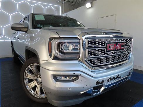 Used 2018 GMC Sierra 1500 Denali w/ Denali Ultimate Package image 3