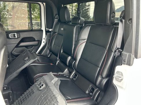 Used 2020 Jeep Gladiator Rubicon w/ Dual Top Group AWD/4WD image 18