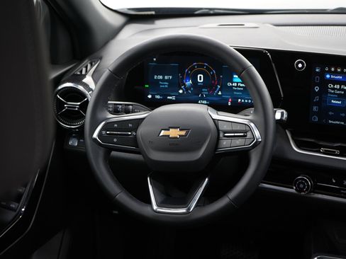 Used 2026 Chevrolet Equinox LT AWD/4WD image 15