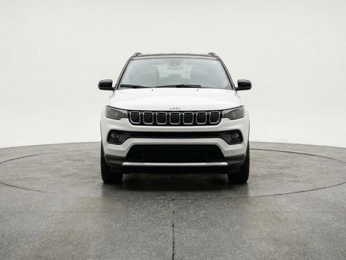 Used 2025 Jeep Compass Limited image 2