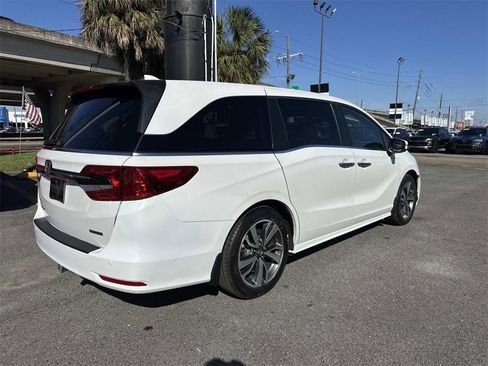 Used 2023 Honda Odyssey Touring image 10