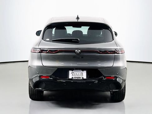 New 2026 Alfa Romeo Tonale w/ Quick Order Package 23H Volce AWD/4WD image 6