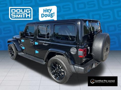 Used 2022 Jeep Wrangler Unlimited Sahara AWD/4WD image 3