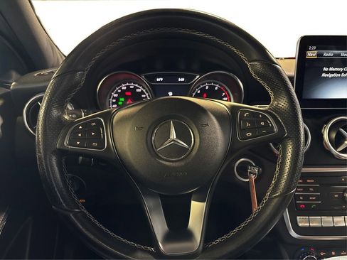 Used 2018 Mercedes-Benz GLA 250 4MATIC image 27