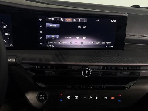 Used 2025 Nissan Murano SV FWD image 20