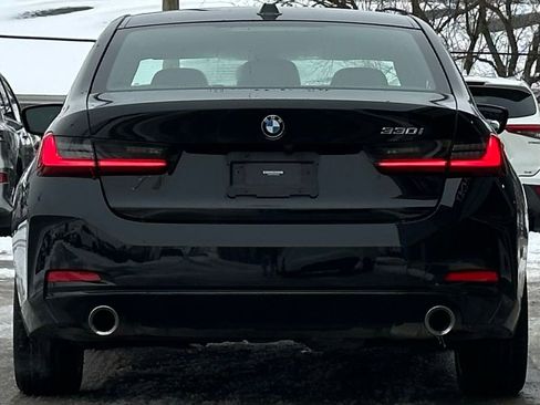 Used 2023 BMW 330i Sedan w/ Premium Package image 9