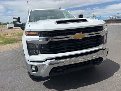 New 2026 Chevrolet Silverado 3500 LT w/ All Star Edition AWD/4WD image 3