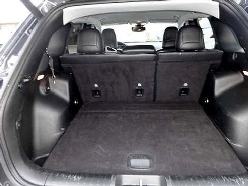 Used 2023 Jeep Cherokee Altitude Lux image 8