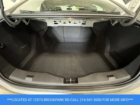 Used 2018 Chevrolet Cruze LT w/ Convenience Package FWD image 19