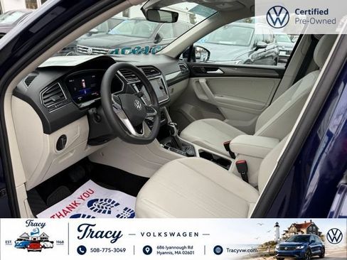 Certified 2023 Volkswagen Tiguan SE w/ Panoramic Sunroof Package AWD/4WD image 17