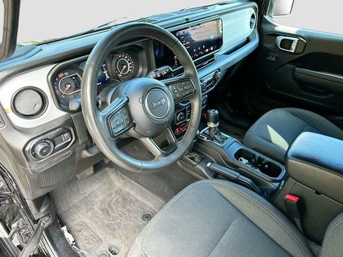 Used 2024 Jeep Wrangler Willys image 9
