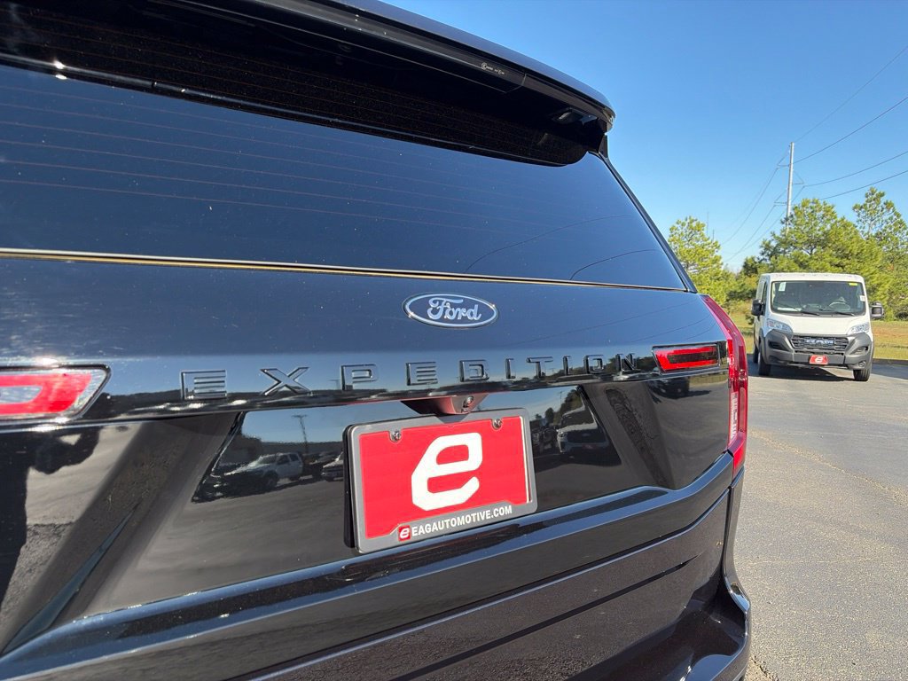 Used 2026 Ford Expedition Platinum w/ Stealth Performance Package AWD/4WD image 41