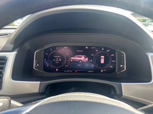 Used 2019 Volkswagen Atlas SEL R-Line AWD/4WD image 12