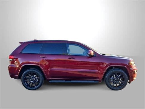 Used 2019 Jeep Grand Cherokee Altitude image 9