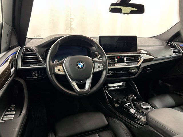 Used 2025 BMW X4 xDrive30i AWD/4WD image 23