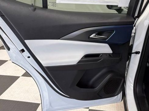 New 2026 Chevrolet Equinox EV LT FWD image 19