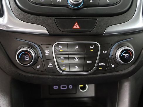 Used 2020 Chevrolet Equinox LT w/ Driver Convenience Package image 39