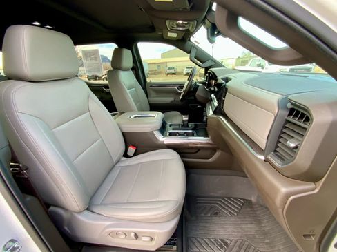 Used 2022 Chevrolet Silverado 1500 LTZ w/ LTZ Convenience Package II image 27