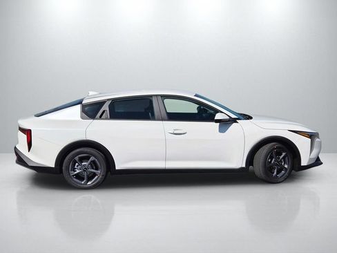New 2026 Kia K4 FWD image 5