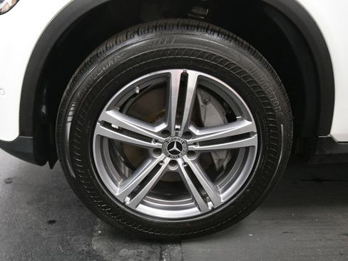 Used 2021 Mercedes-Benz GLC 300 4MATIC image 36