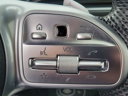 Used 2023 Mercedes-Benz GLS 450 4MATIC image 9