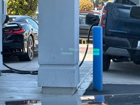 Used 2019 Cadillac Escalade ESV Platinum image 41