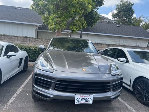 Used 2019 Porsche Cayenne S AWD/4WD image 2