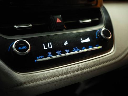 Used 2021 Toyota Corolla SE w/ Carpet Mat Package (TMS) FWD image 19