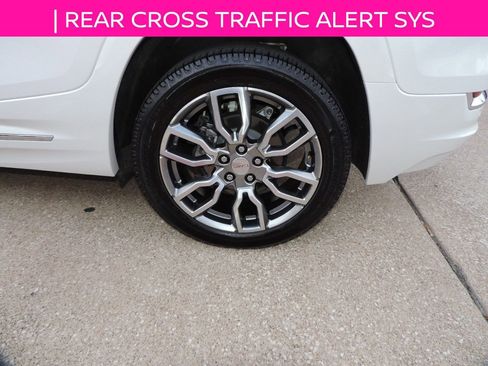 Used 2023 GMC Terrain Denali w/ Denali Premium Package AWD/4WD image 16