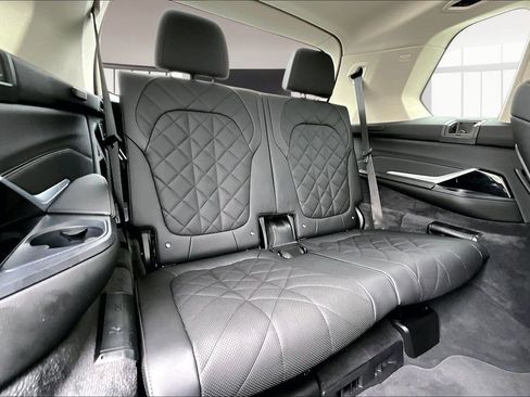 Used 2024 BMW X7 xDrive40i w/ Parking Assistance Package image 24