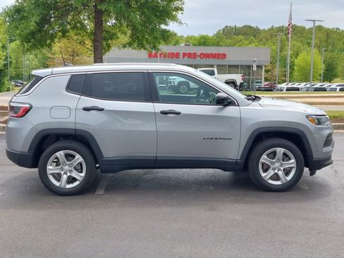 Used 2023 Jeep Compass Sport AWD/4WD image 26