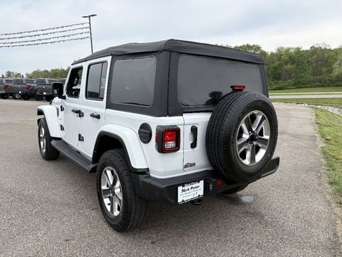 Used 2021 Jeep Wrangler Unlimited Sahara AWD/4WD image 3