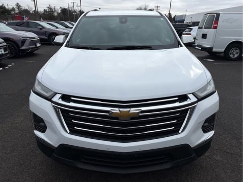 Certified 2023 Chevrolet Traverse LT image 2