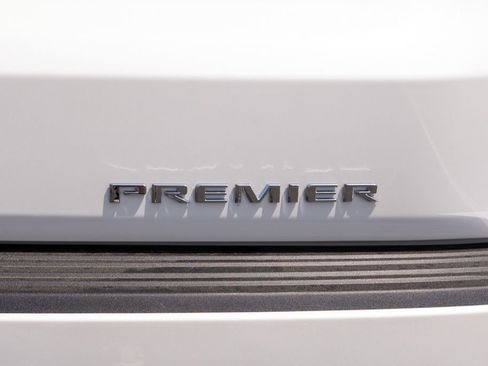 New 2025 Chevrolet Suburban Premier w/ Sun And Tow Package image 10