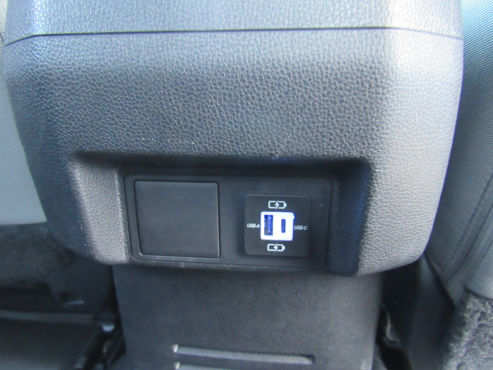 Used 2025 Toyota Tacoma TRD Sport w/ Blackout Package (GST) AWD/4WD image 38