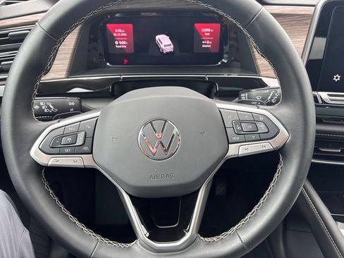 Certified 2025 Volkswagen Atlas SEL AWD/4WD image 16