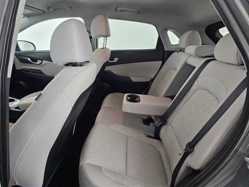 Used 2023 Hyundai Kona SE image 16