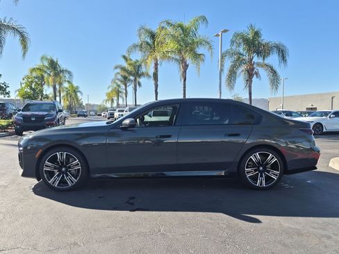 Used 2024 BMW i7 xDrive60 AWD/4WD image 7