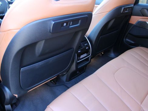 Used 2022 BMW X5 xDrive40i w/ Premium Package image 48